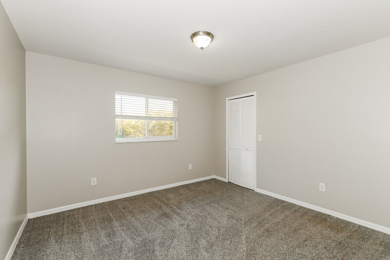 2,060/Mo, 918 SW 19th Ln Cape Coral, FL 33991 Bedroom View 2
