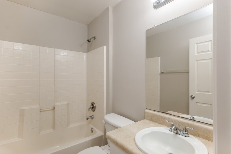 1,970/Mo, 1209 SW 11th St Cape Coral, FL 33991 Bathroom View