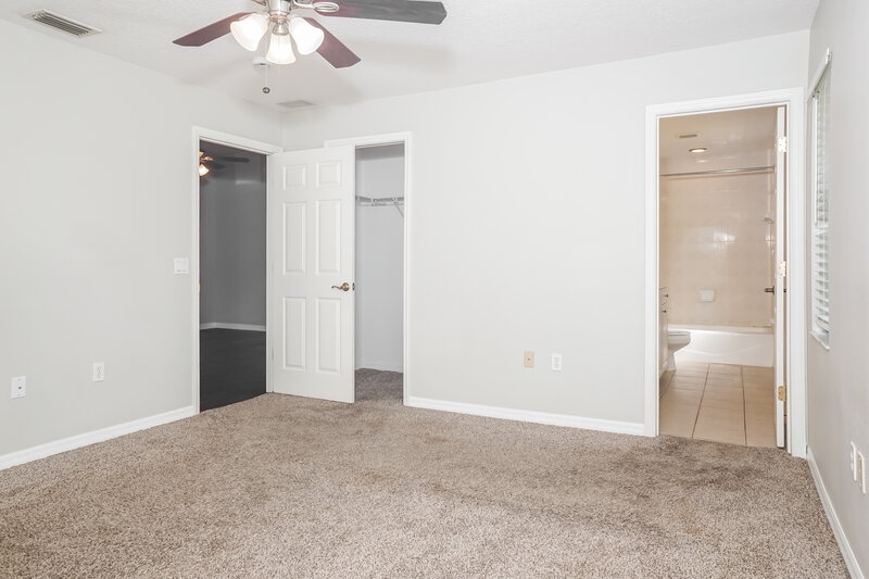 2,205/Mo, 1191 Primrose Rd Venice, FL 34293 Main Bedroom View 2