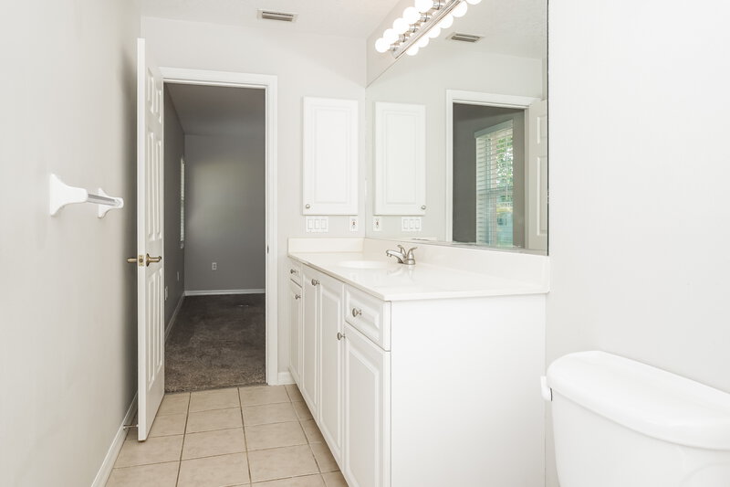 2,205/Mo, 1191 Primrose Rd Venice, FL 34293 Bathroom View