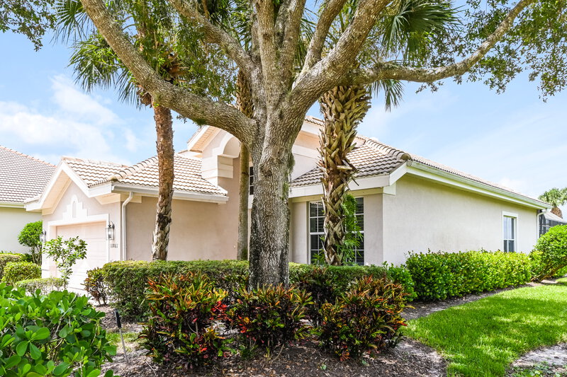 2,765/Mo, 11861 BRAMBLE CT Naples, FL 34120 Front View