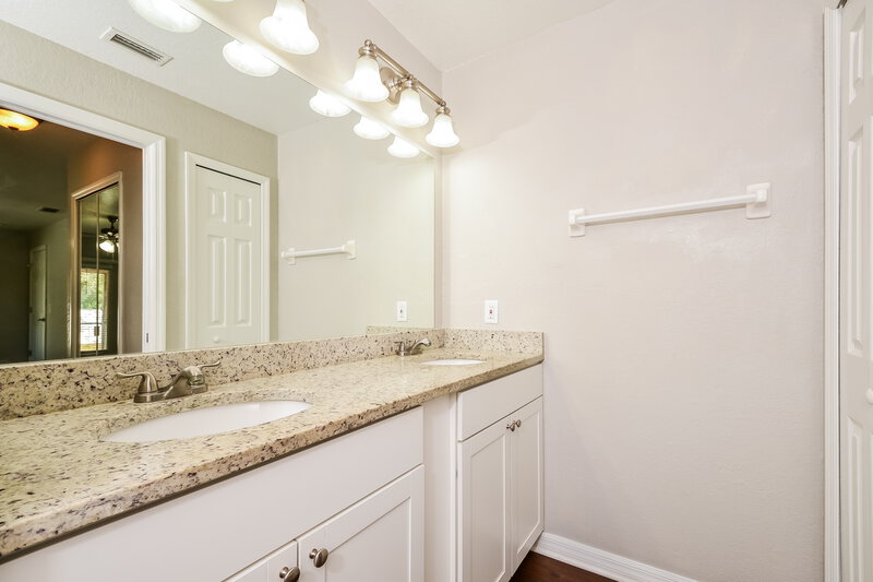 1,935/Mo, 2273 Kalani St North Port, FL 34288 Main Bathroom View