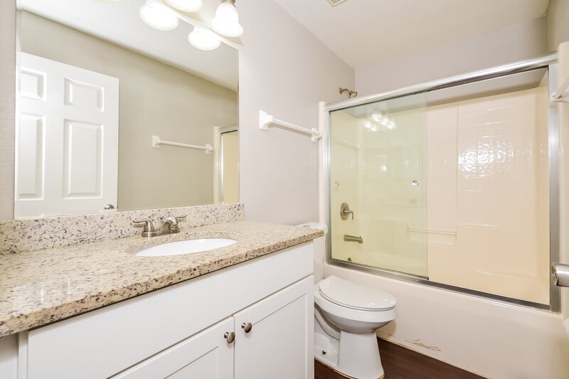 1,935/Mo, 2273 Kalani St North Port, FL 34288 Bathroom View