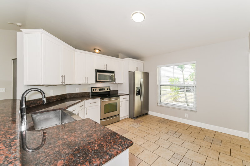 1,830/Mo, 3213 SE Santa Barbara Pl Cape Coral, FL 33904 Kitchen View