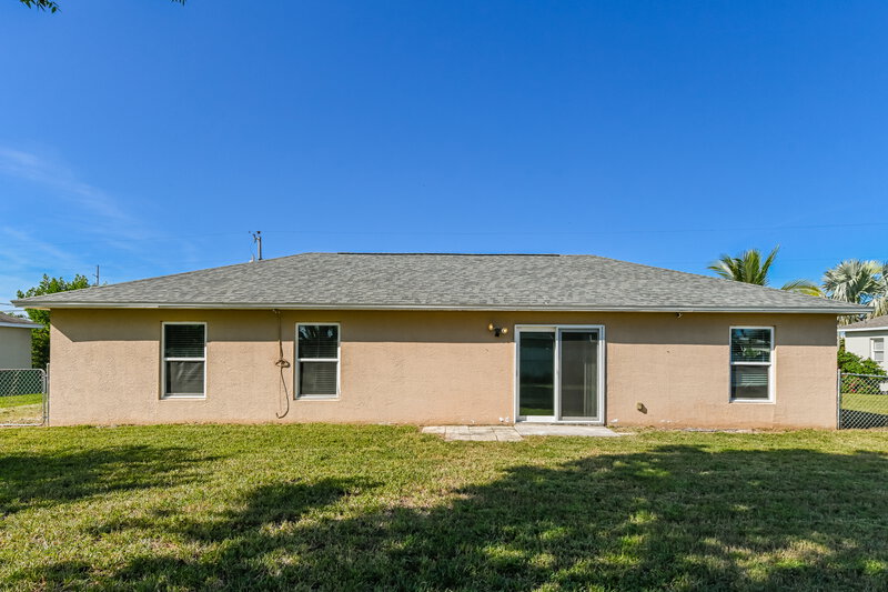 1,830/Mo, 3213 SE Santa Barbara Pl Cape Coral, FL 33904 Rear View