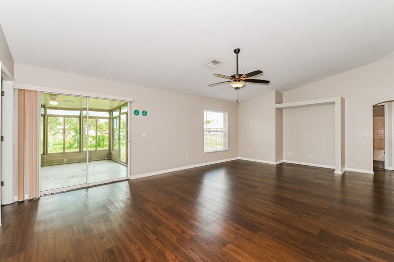 2,575/Mo, 18 NE 17th Ave Cape Coral, FL 33909 Living Room View