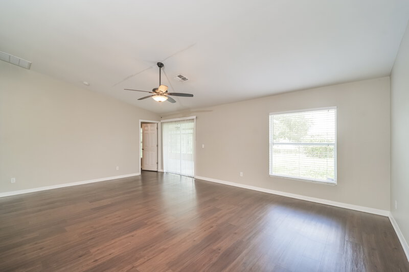 2,055/Mo, 18 NE 17th Ave Cape Coral, FL 33909 Family Room View