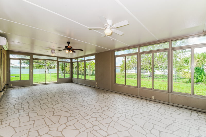 2,575/Mo, 18 NE 17th Ave Cape Coral, FL 33909 Sun Room View