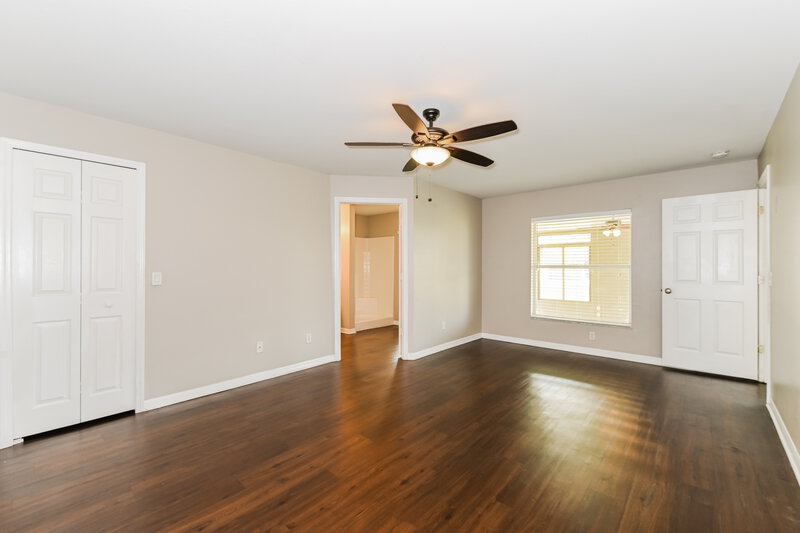 2,575/Mo, 18 NE 17th Ave Cape Coral, FL 33909 Main Bedroom View 2