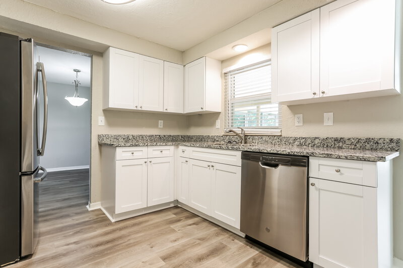 2,835/Mo, 3044 LOCKWOOD LAKE CIR Sarasota, FL 34234 Kitchen View