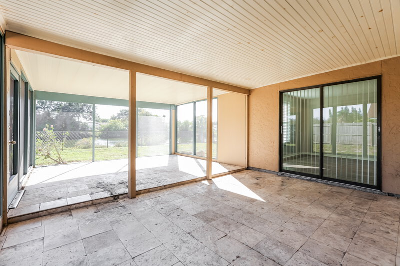 2,835/Mo, 3044 LOCKWOOD LAKE CIR Sarasota, FL 34234 Covered Patio View