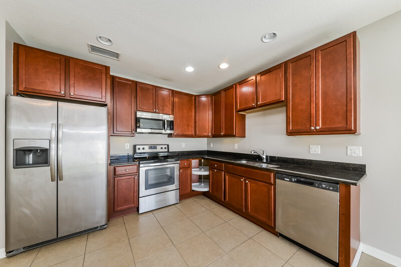 2,030/Mo, 3309 13TH St E Ellenton, FL 34222 Kitchen View