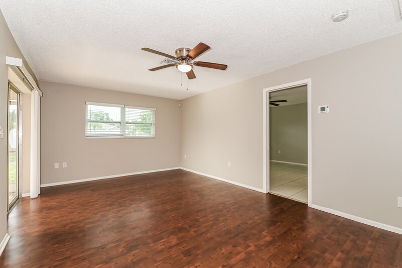 1,635/Mo, 1414 SE 19th Ter Cape Coral, FL 33990 Family Room View