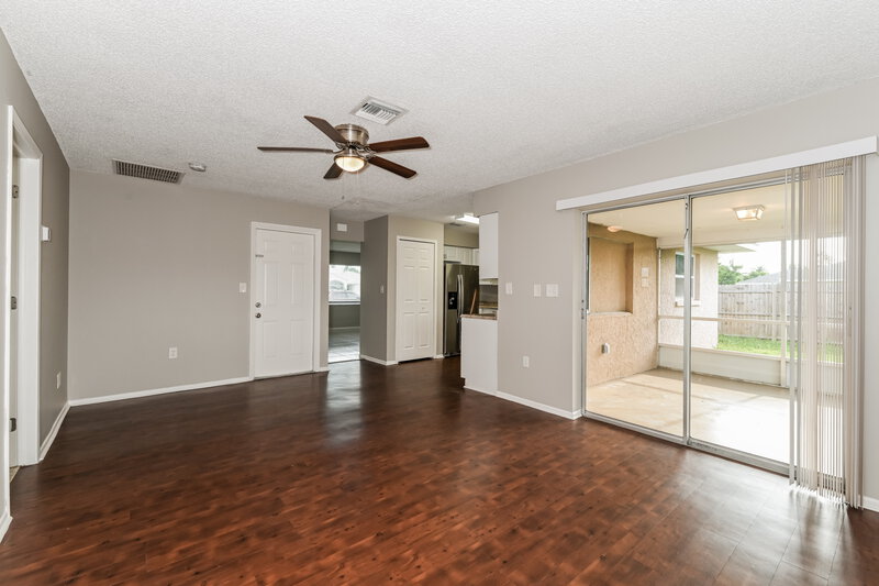 1,635/Mo, 1414 SE 19th Ter Cape Coral, FL 33990 Family Room View 2