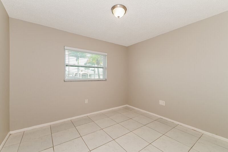 1,635/Mo, 1414 SE 19th Ter Cape Coral, FL 33990 Bedroom View