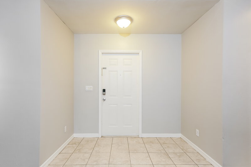 1,720/Mo, 1310 SW 13th Ter Cape Coral, FL 33991 Foyer View