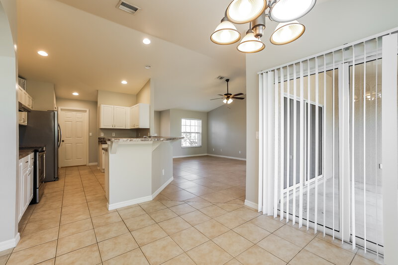 1,950/Mo, 1402 SW 39th Ter Cape Coral, FL 33914 Dining Room View 2