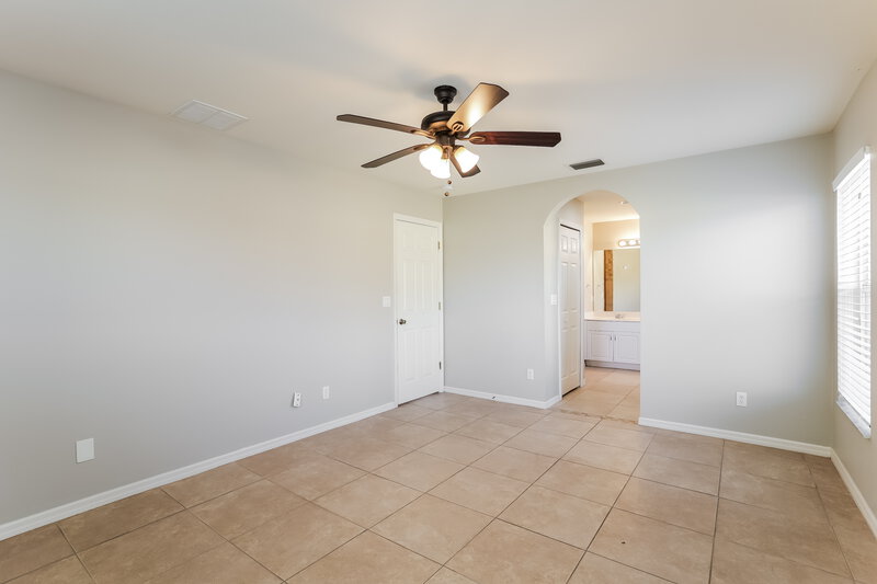 1,950/Mo, 1402 SW 39th Ter Cape Coral, FL 33914 Main Bedroom View