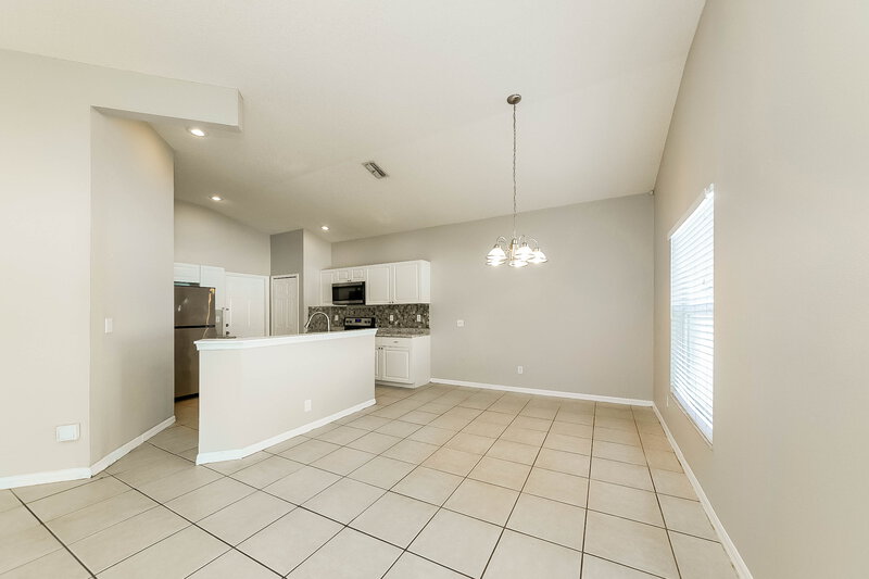 2,110/Mo, 4607 9th Ave E Bradenton, FL 34208 Dining Room View