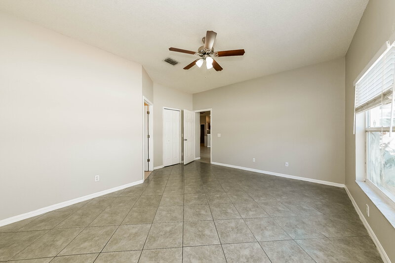 2,110/Mo, 4607 9th Ave E Bradenton, FL 34208 Main Bedroom View 2