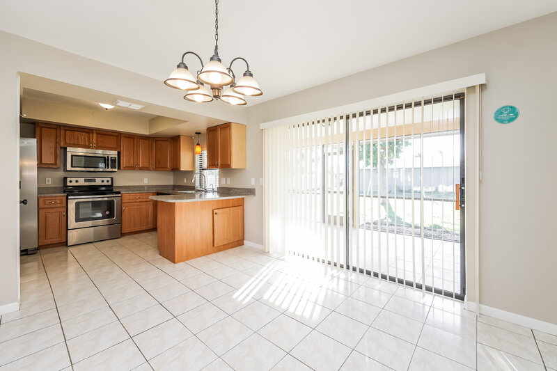 1,825/Mo, 4208 SE 9th Ave Cape Coral, FL 33904 Dining Room View 2
