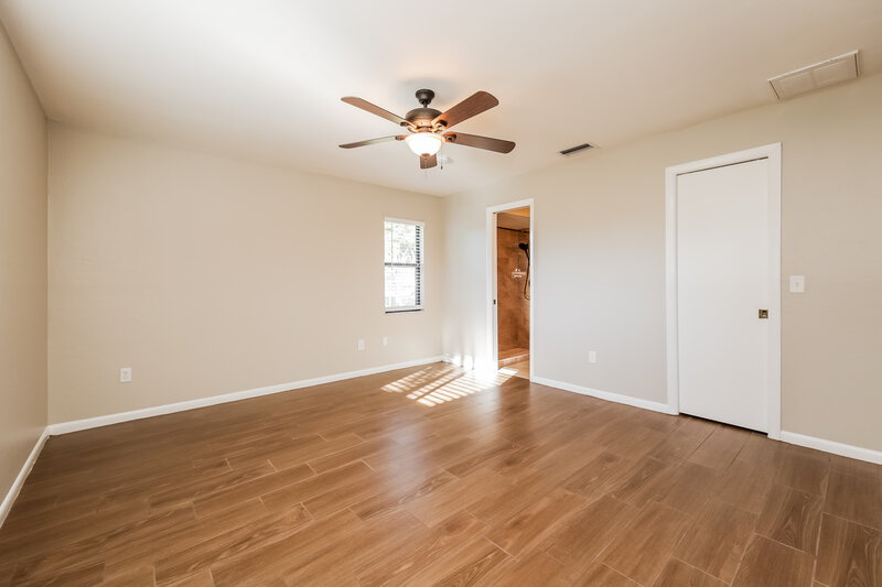 1,825/Mo, 4208 SE 9th Ave Cape Coral, FL 33904 Main Bedroom View 2