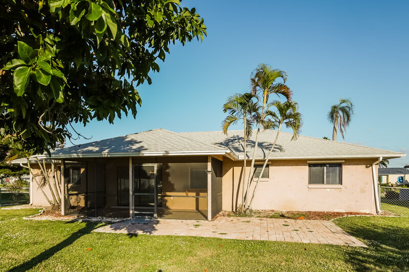 1,825/Mo, 4208 SE 9th Ave Cape Coral, FL 33904 Rear View