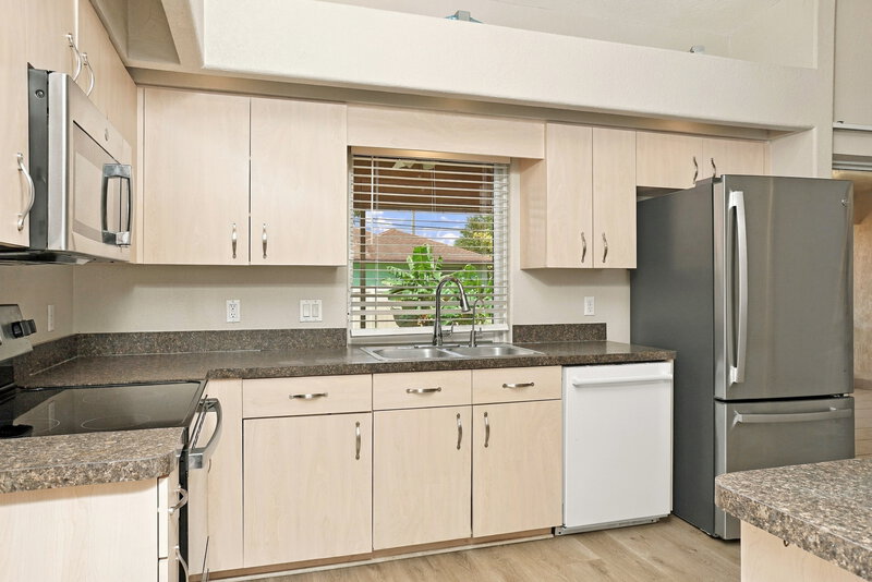 1,850/Mo, 2821 Logsdon St North Port, FL 34287 Kitchen View