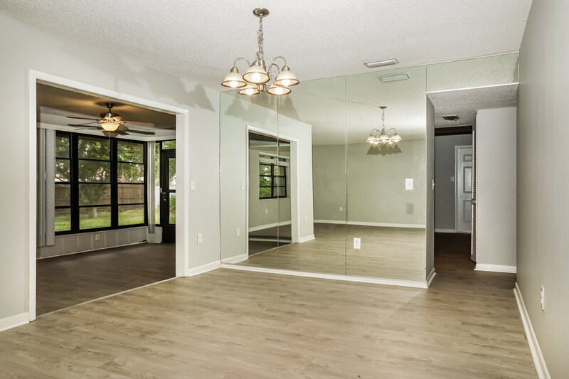2,180/Mo, 609 McArthur Ave Sarasota, FL 34243 Dining Room View