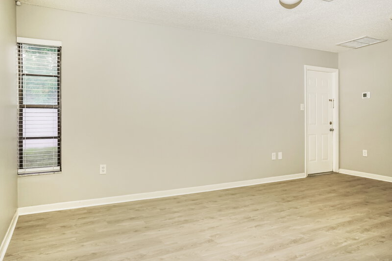 2,180/Mo, 609 McArthur Ave Sarasota, FL 34243 Family Room View