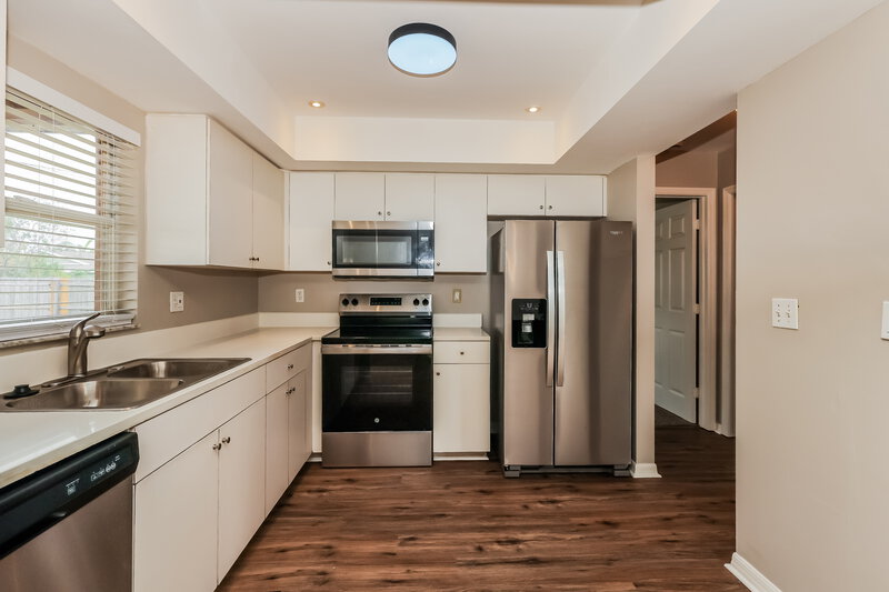 1,850/Mo, 3412 SW Santa Barbara Pl Cape Coral, FL 33914 Kitchen View