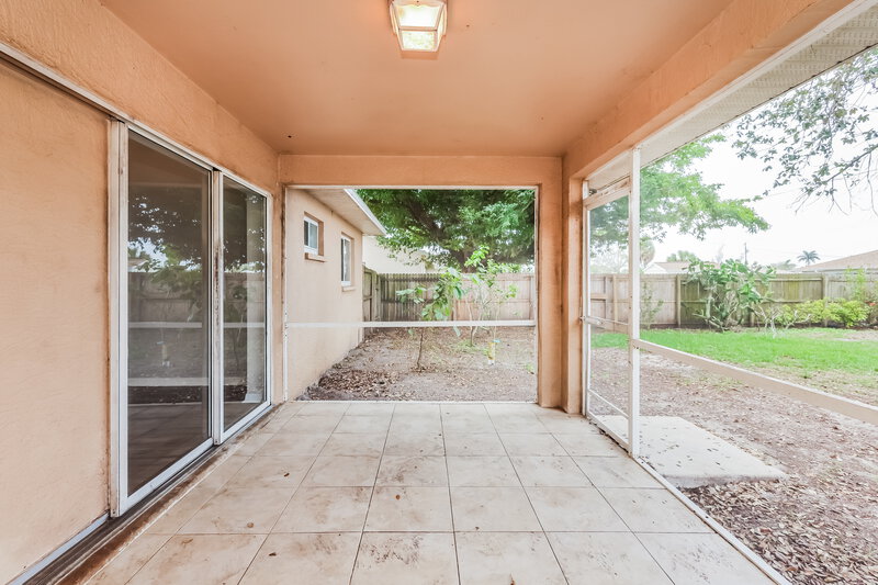 1,850/Mo, 3412 SW Santa Barbara Pl Cape Coral, FL 33914 Sun Room View