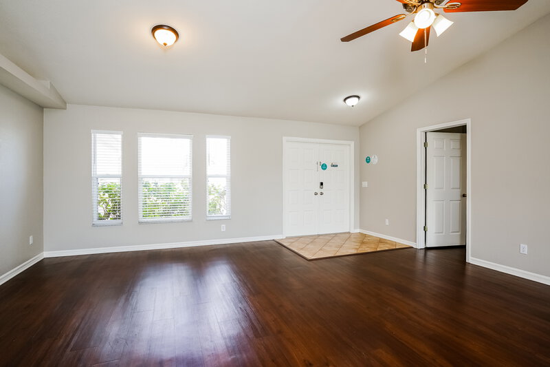 2,220/Mo, 3729 SW 1st Pl Cape Coral, FL 33914 Living Room View 2