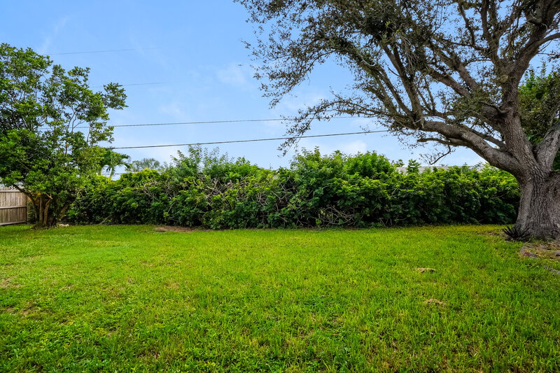 2,220/Mo, 3729 SW 1st Pl Cape Coral, FL 33914 Rear View