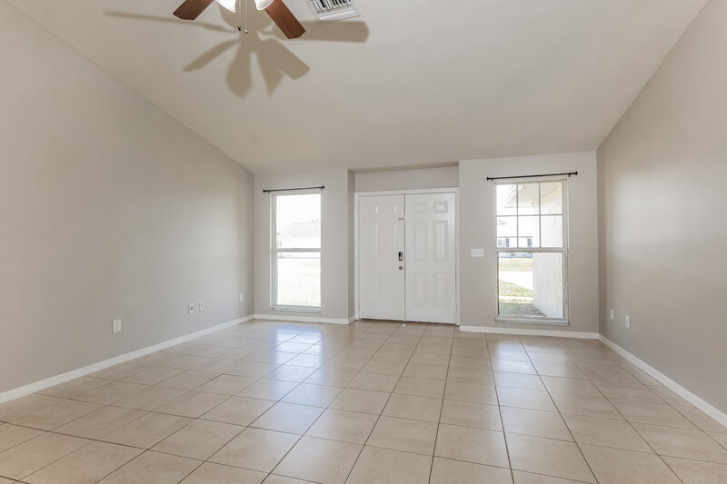 1,655/Mo, 4400 SW 6th Ave Cape Coral, FL 33914 Living Room View 2