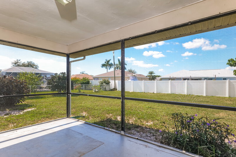 1,655/Mo, 4400 SW 6th Ave Cape Coral, FL 33914 Sun Room View