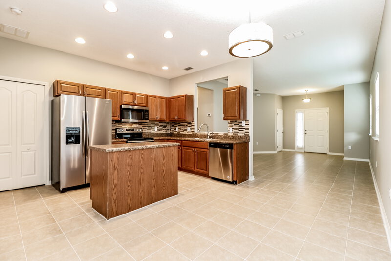 2,250/Mo, 3308 98th St E Palmetto, FL 34221 Kitchen View