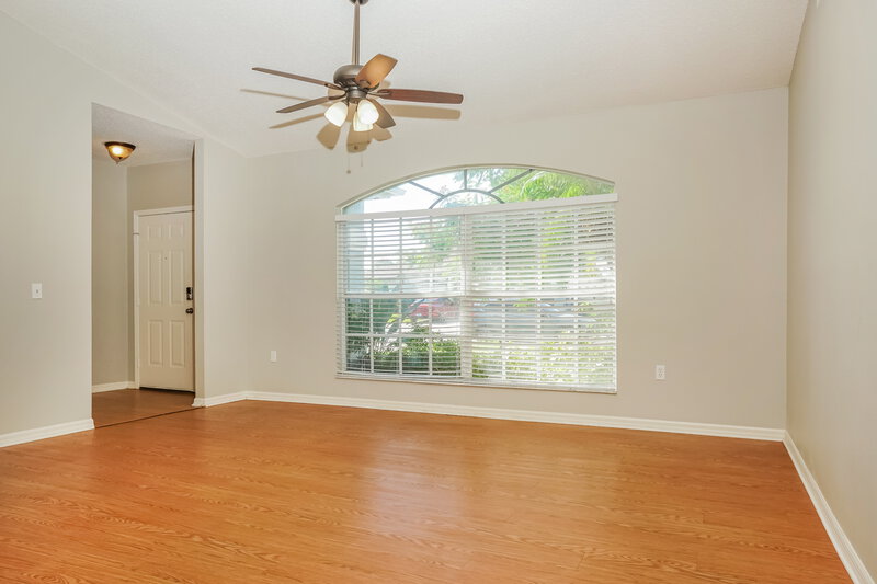 2,220/Mo, 2870 56th Ave Cir E Bradenton, FL 34203 Living Room View