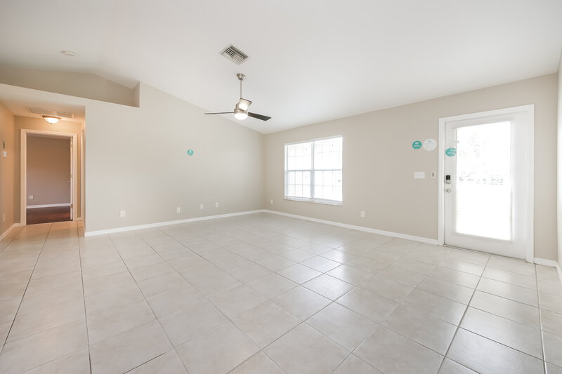 2,800/Mo, 1726 SW 22nd St Cape Coral, FL 33991 Living Room View 2