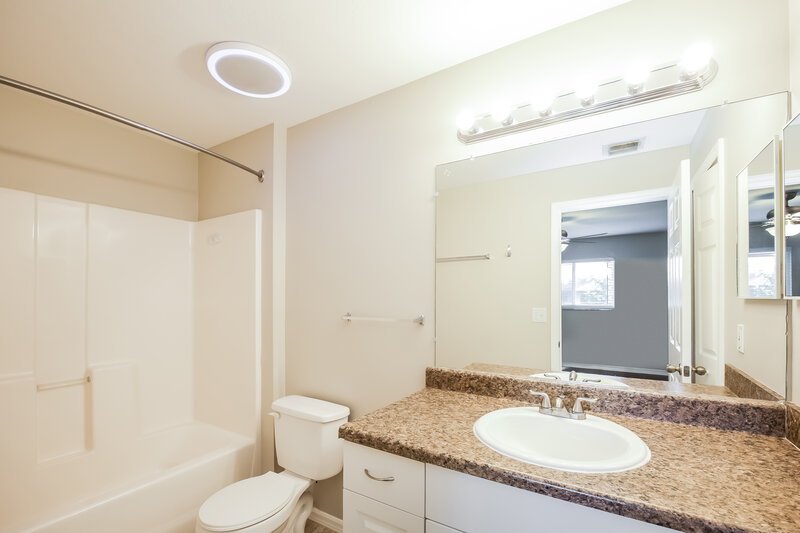 2,800/Mo, 1726 SW 22nd St Cape Coral, FL 33991 Main Bathroom View