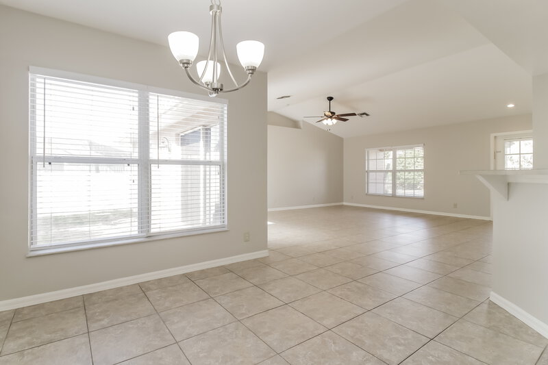 2,430/Mo, 1018 SW 9th Ct Cape Coral, FL 33991 Dining Room View 2