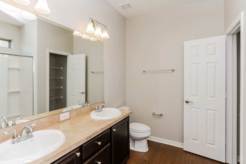 2,605/Mo, 5415 105th Ter E Parrish, FL 34219 Bathroom View