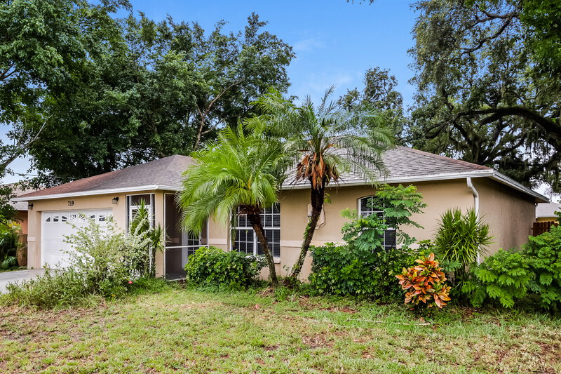 2,450/Mo, 719 Rue Labeau Cir Fort Myers, FL 33913 Front View