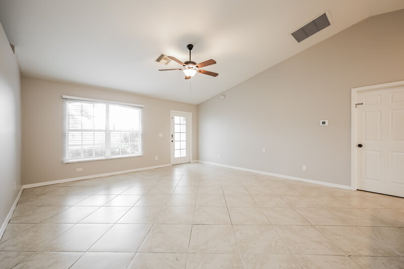 0/Mo, 719 Rue Labeau Cir Fort Myers, FL 33913 Living Room View