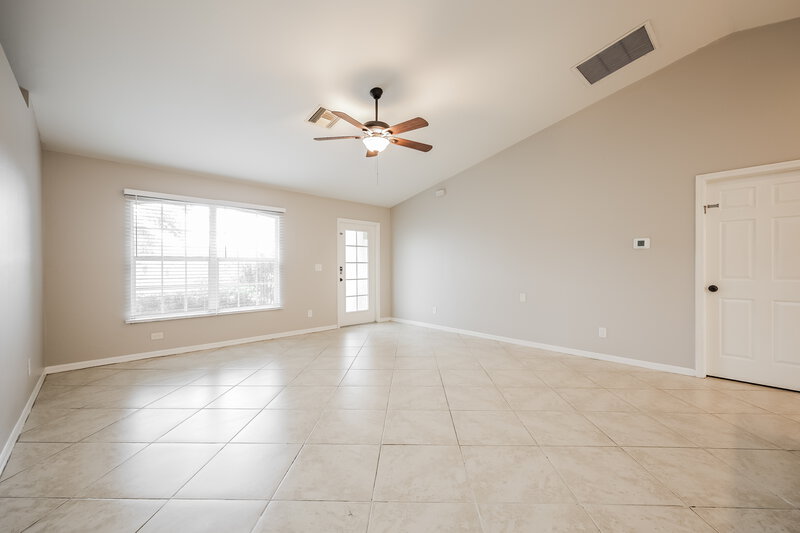 2,450/Mo, 719 Rue Labeau Cir Fort Myers, FL 33913 Living Room View