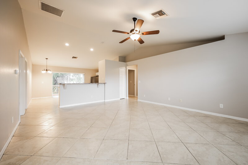 2,450/Mo, 719 Rue Labeau Cir Fort Myers, FL 33913 Living Room View 3