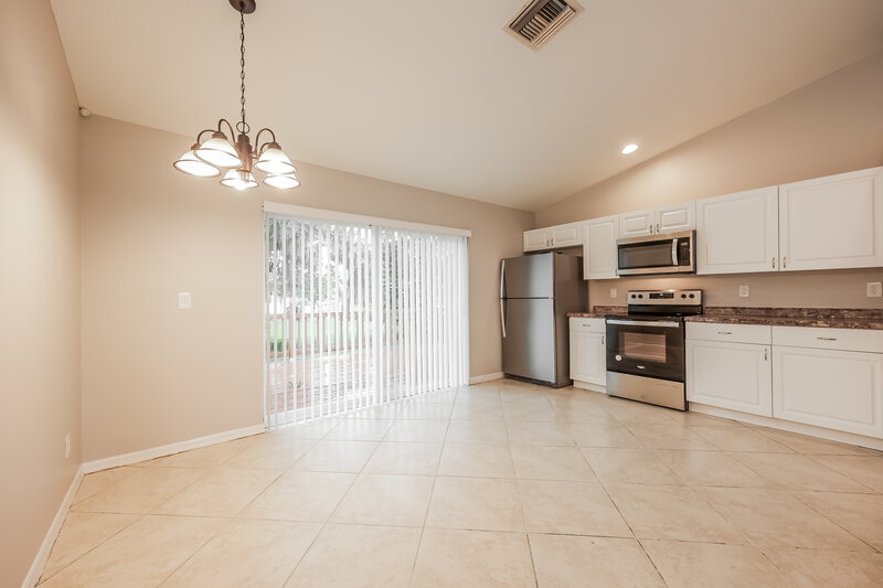 0/Mo, 719 Rue Labeau Cir Fort Myers, FL 33913 Dining Room View