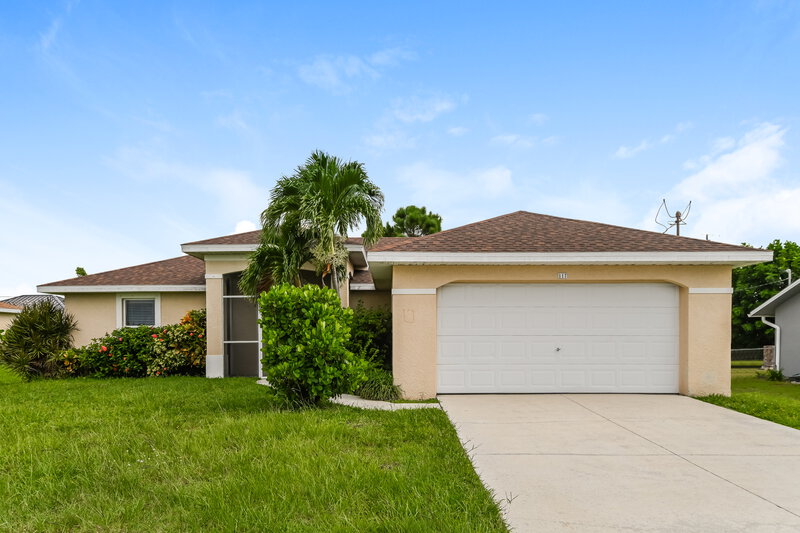 1,750/Mo, 117 SW 22nd Ter Cape Coral, FL 33991 External View