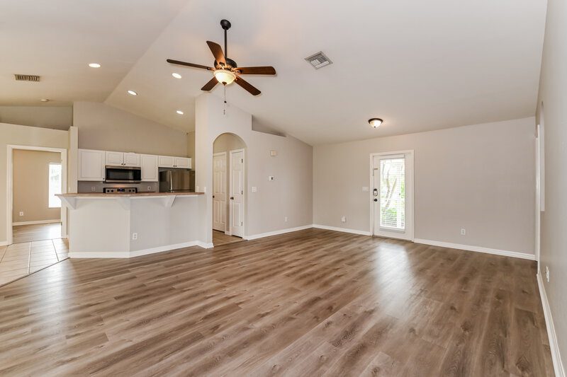 1,750/Mo, 117 SW 22nd Ter Cape Coral, FL 33991 Living Room View