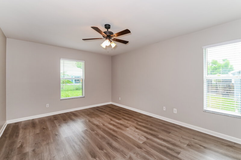 1,750/Mo, 117 SW 22nd Ter Cape Coral, FL 33991 Main Bedroom View